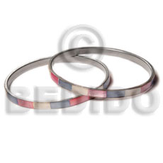 laminated hammershell pink/blue/nat. white alternate in 5mm stainless metal / 65mm in diameter / price per piece -