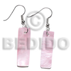 dangling 30x10mm pastel pink hammershelll bar earrings -