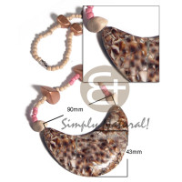 Asstd. wood beads neckline