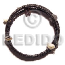 2-3mm coconut pokalet. black hoop