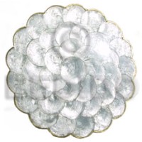 Capiz round scallop placemat