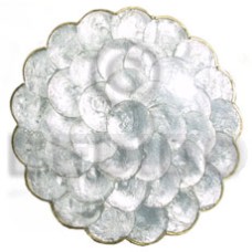 Capiz round scallop placemat