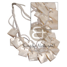 3 graduated rows of pearl