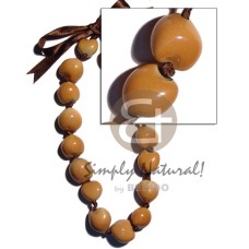 Painted graduated kukui nuts