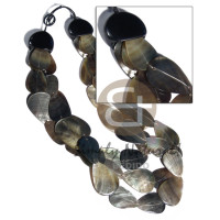 3 graduated layers of 44pcs.