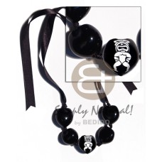 Kukui nuts ribbon choker