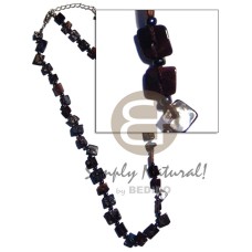 Floating blacktab chips