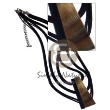 50mmx18mm triangular laminated blacklip pendant