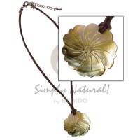 40mm 5 hearts flower blacklip