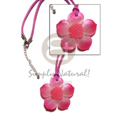 Graduated pink tones hammershell flower
