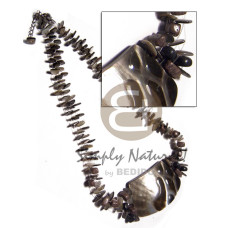 Criss cross natural hammershell sq.