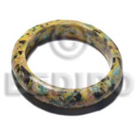 Crushed limestones in yellow resin