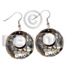 Dangling 35mm donut blacklip blocking