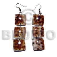 Dangling triple 15mmx15mm cowrie tiger