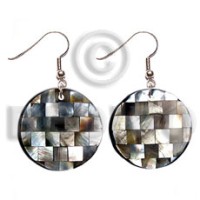 Dangling 25mm round brownlip blocking