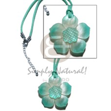 Graduated aquamarine hammershell flower pendant