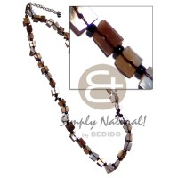 Floating brownlip chips