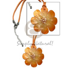 Graduated orange tones hammershell flower