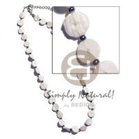 Floating white clam heishe