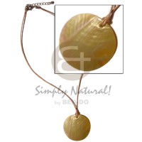 50mm round brownlip pendant in