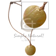 50mm round brownlip pendant in