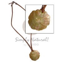 40mm brownlip flower pendant on