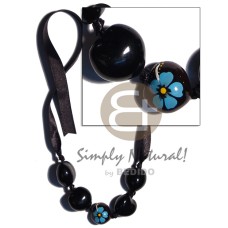 Kukui nuts ribbon choker