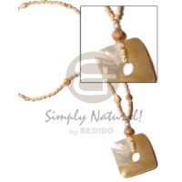 40mm brown lip square pendant