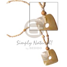 40mm brown lip square pendant